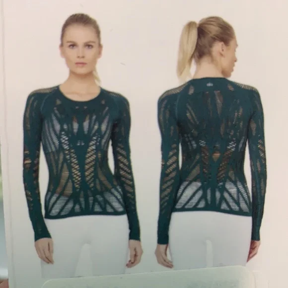 Alo Yoga top super cute - Picture 2 of 6